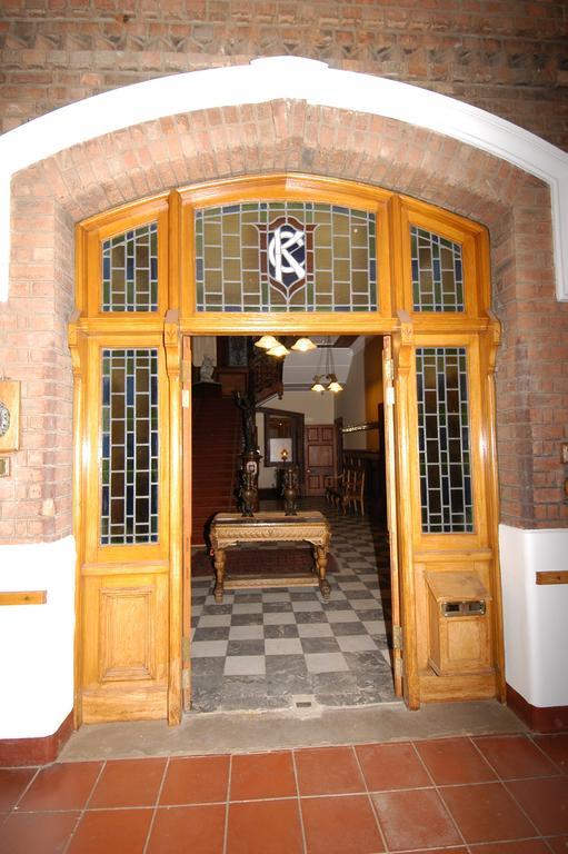 Kimberley Club Guesthouse Exterior photo