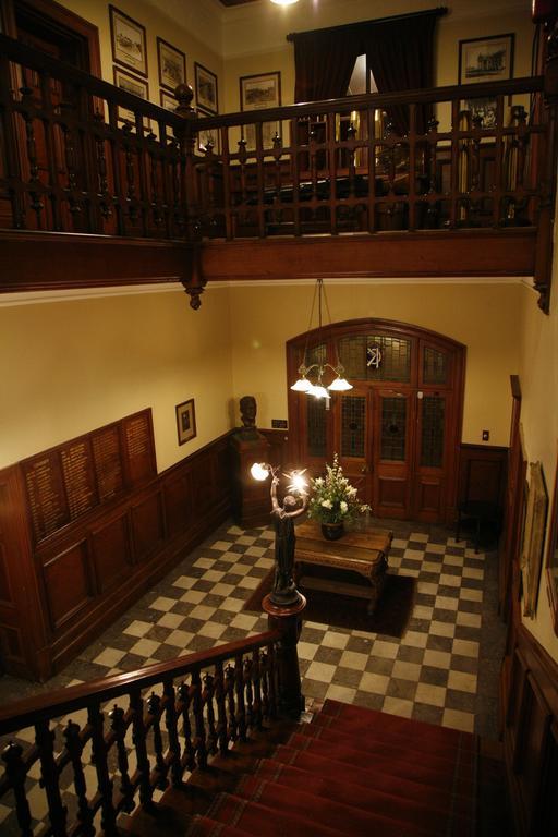 Kimberley Club Guesthouse Exterior photo